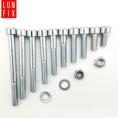 Sada válcových šroubů, matic a podložek M8 420 kusů
