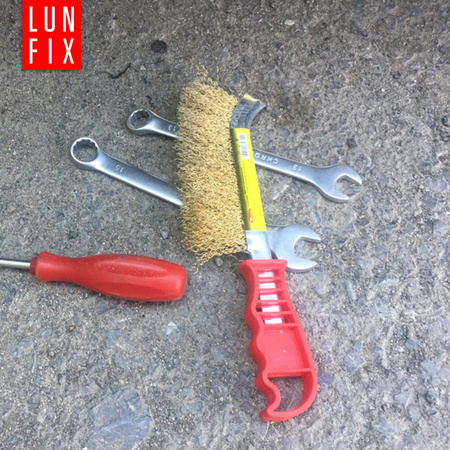 Szczotka druciana PLASTIK (1szt.)